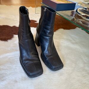 Alohas South Boot in Total Black